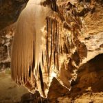 Draperie et Concrétions du Gouffre de Proumeyssac, monde souterrain